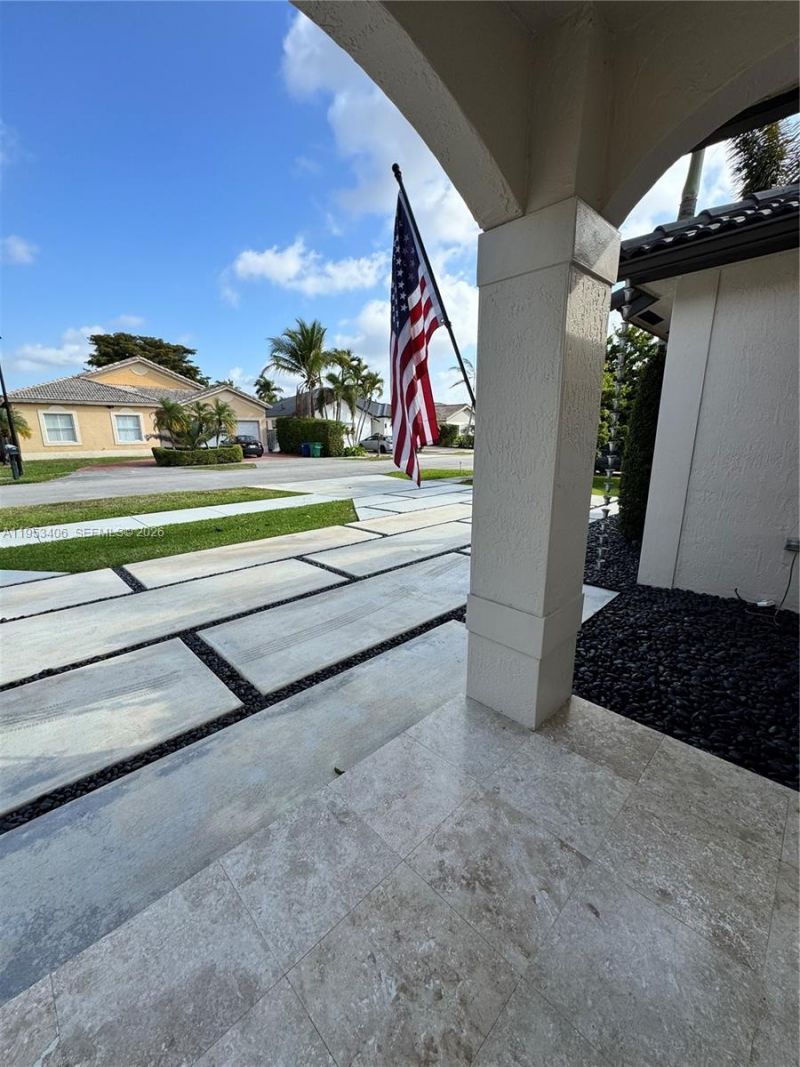8778 NW 169th Ter, Miami Lakes, FL 33018 Photo