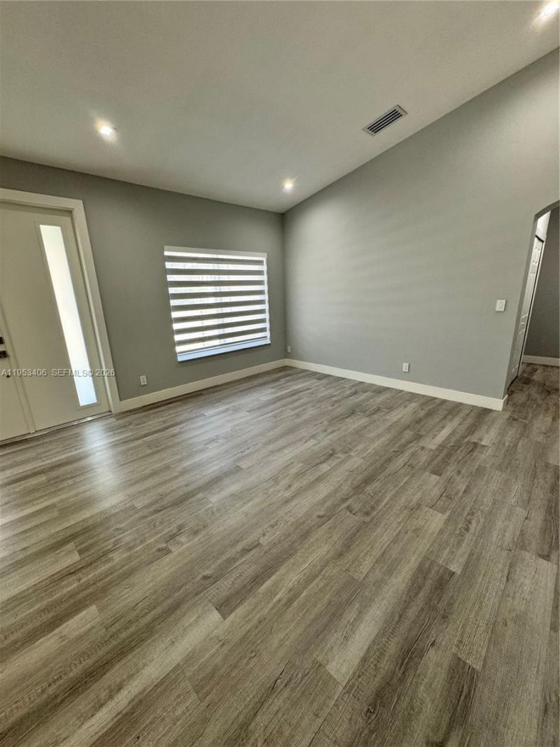 8778 NW 169th Ter, Miami Lakes, FL 33018 Photo