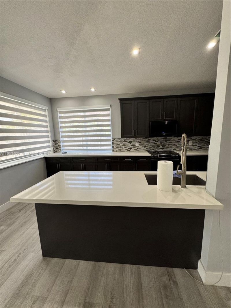 8778 NW 169th Ter, Miami Lakes, FL 33018 Photo