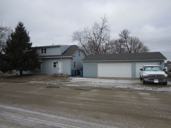 407 1ST Avenue, Albany, IL 61230