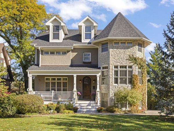 275 MERTON Avenue, Glen Ellyn, IL 60137