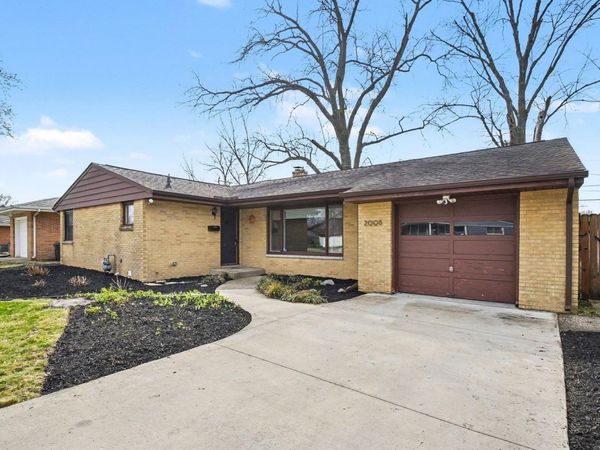 2008 Dorwood Drive, South Bend, IN 46617