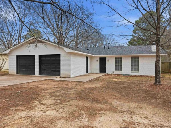 8 Susan Lane, Conway, AR 72032