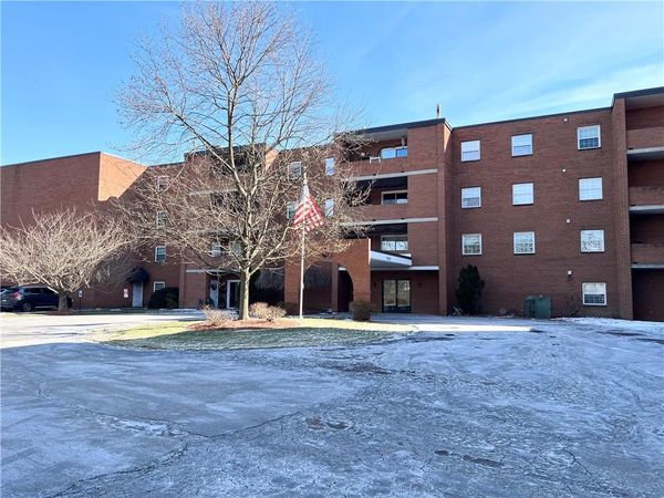 2850 Edgecliff Road, Unit 35, Lower Burrell, PA 15068