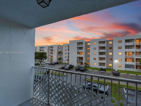 8145 NW 7th St, Unit 315, Miami, FL 33126