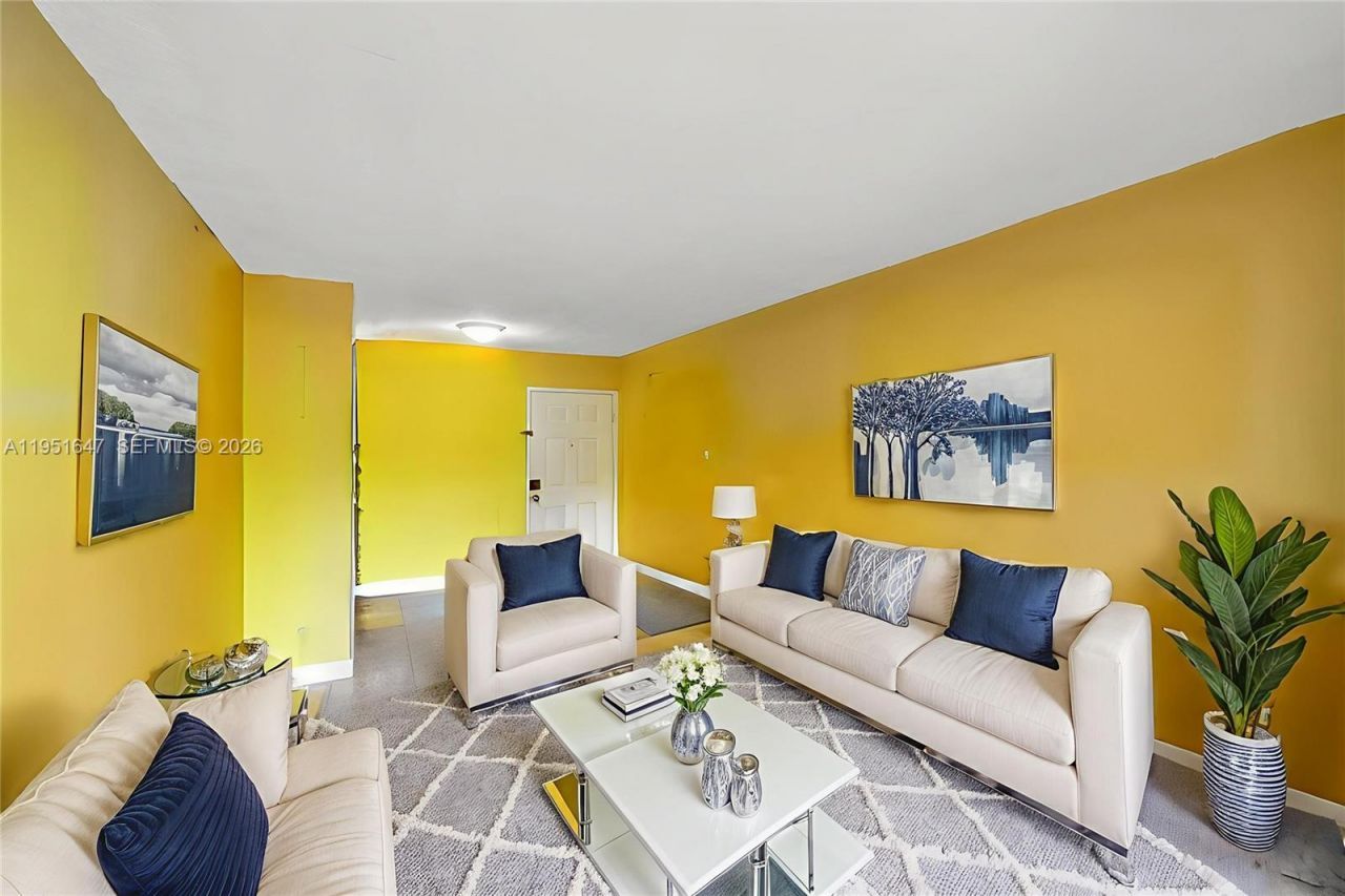 8145 NW 7th St, Unit 315, Miami, FL 33126 Photo