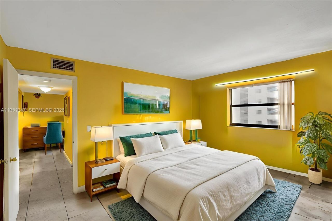 8145 NW 7th St, Unit 315, Miami, FL 33126 Photo