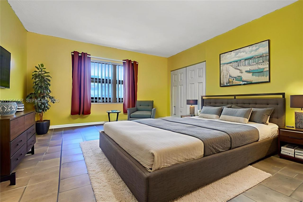 8145 NW 7th St, Unit 315, Miami, FL 33126 Photo