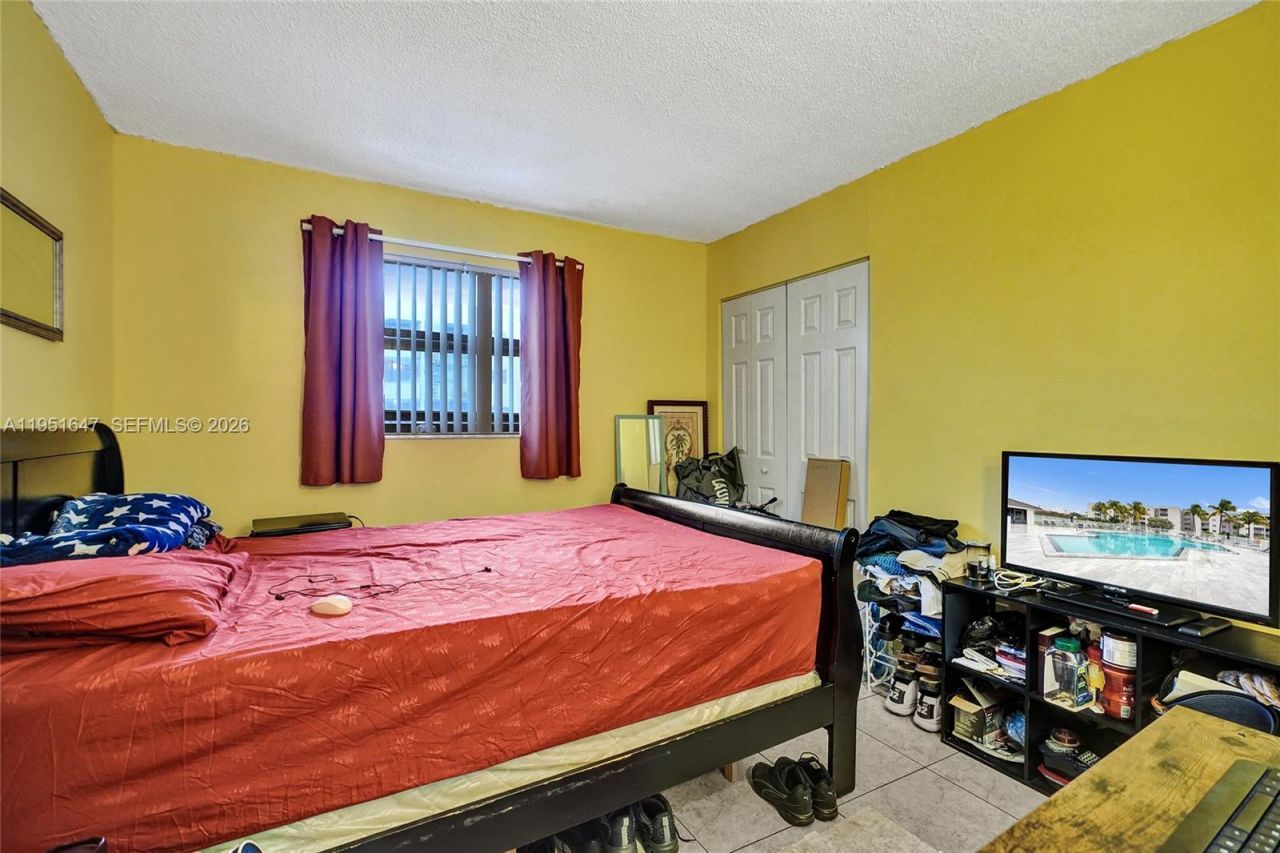 8145 NW 7th St, Unit 315, Miami, FL 33126 Photo