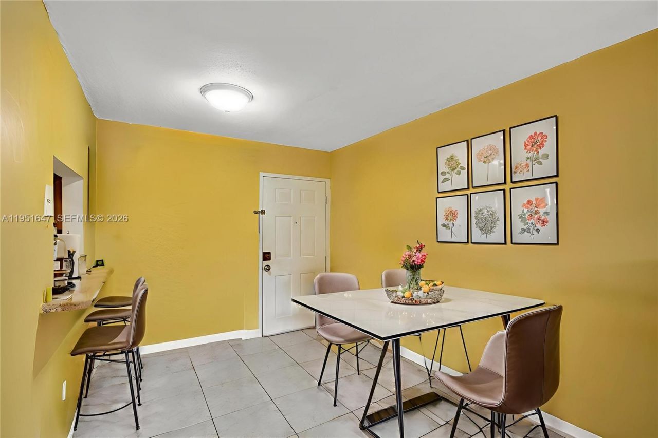 8145 NW 7th St, Unit 315, Miami, FL 33126 Photo