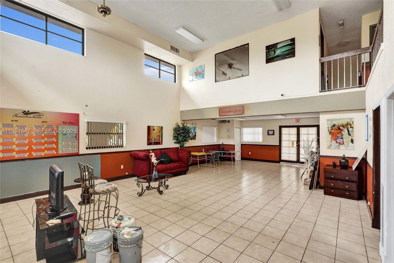 8145 NW 7th St, Unit 315, Miami, FL 33126 Photo
