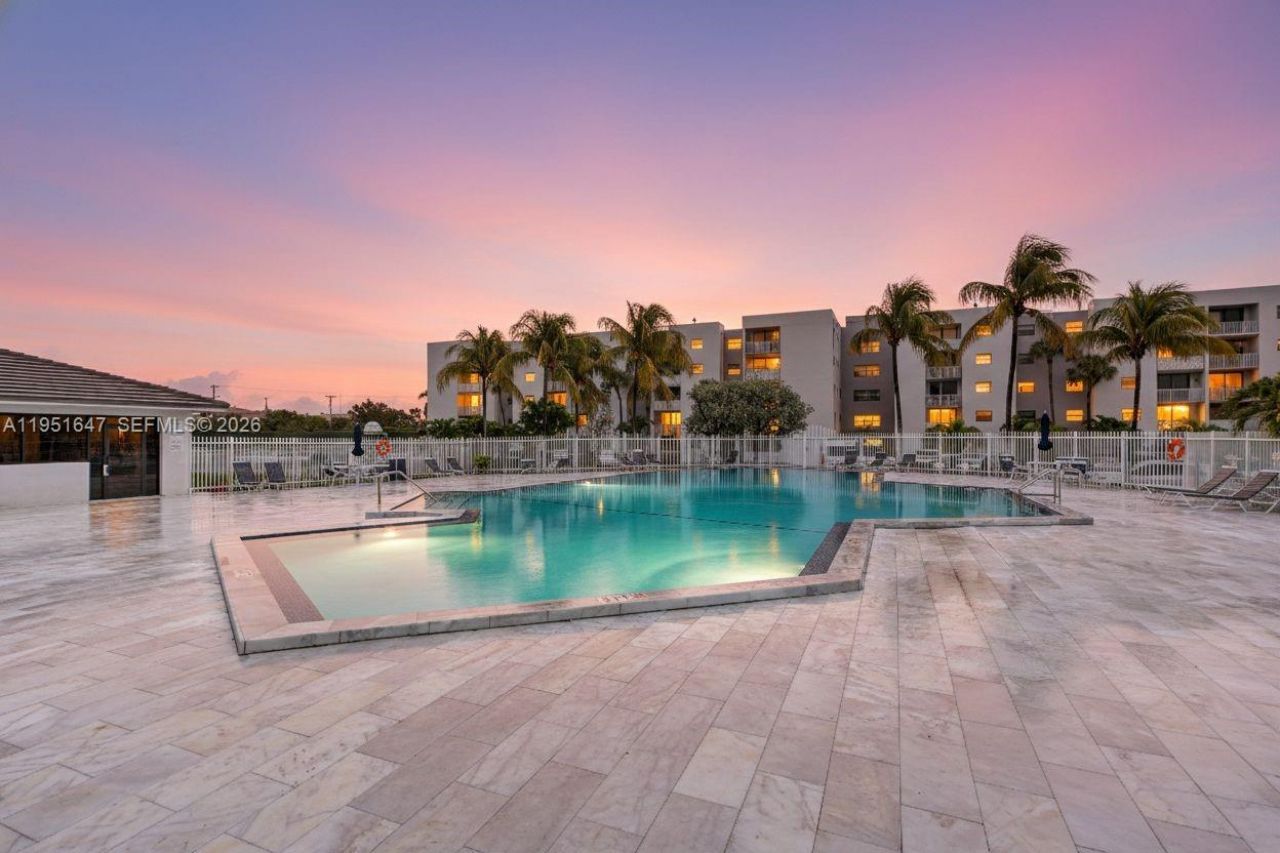 8145 NW 7th St, Unit 315, Miami, FL 33126 Photo