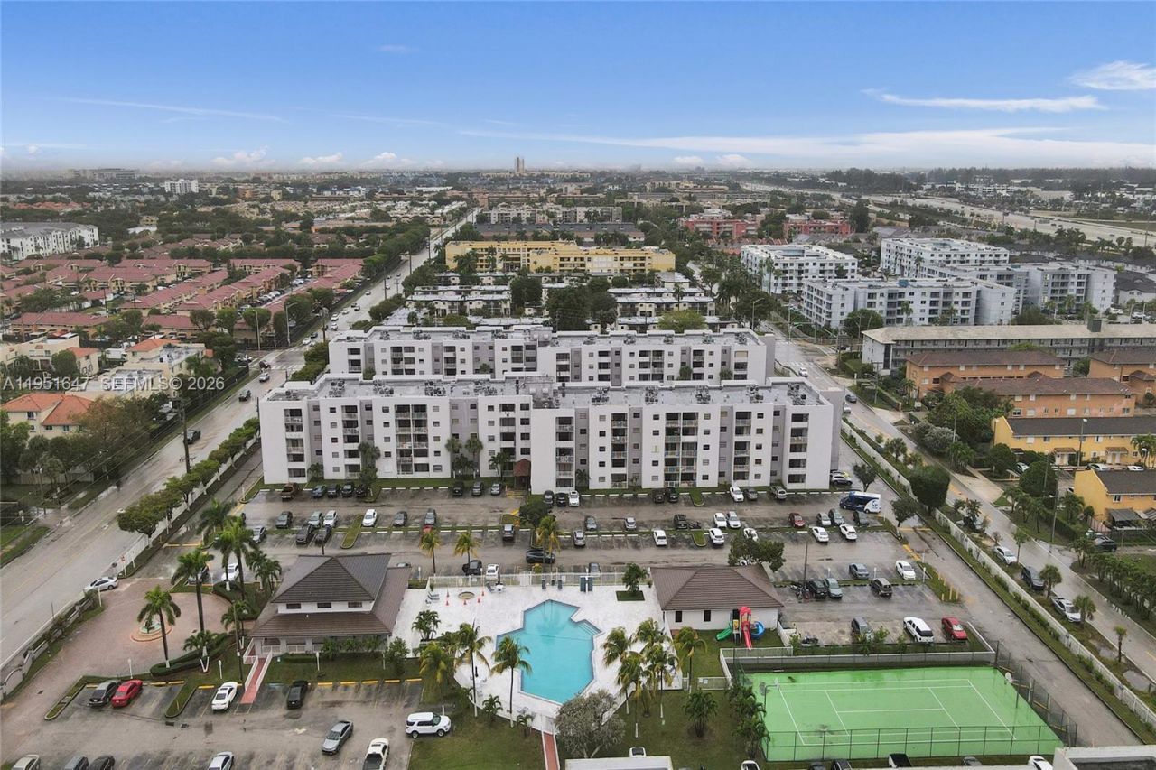 8145 NW 7th St, Unit 315, Miami, FL 33126 Photo