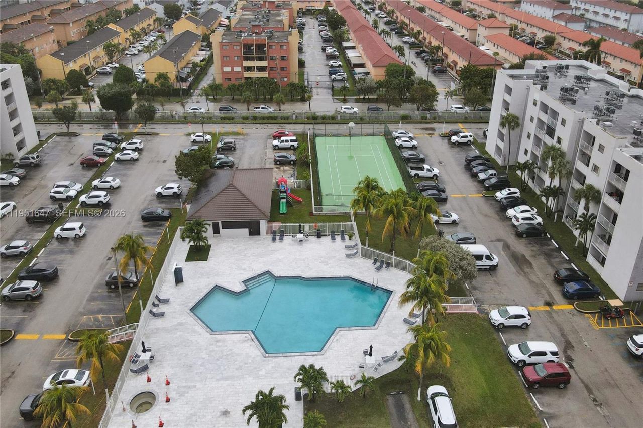 8145 NW 7th St, Unit 315, Miami, FL 33126 Photo