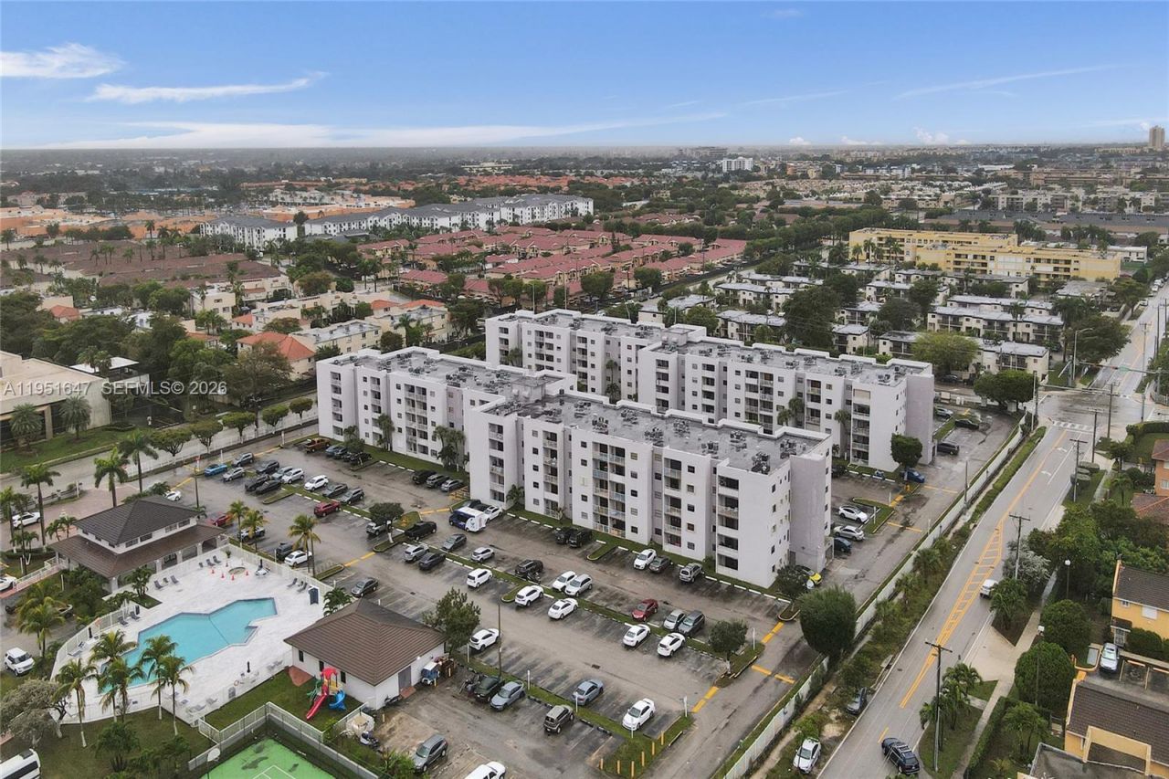 8145 NW 7th St, Unit 315, Miami, FL 33126 Photo