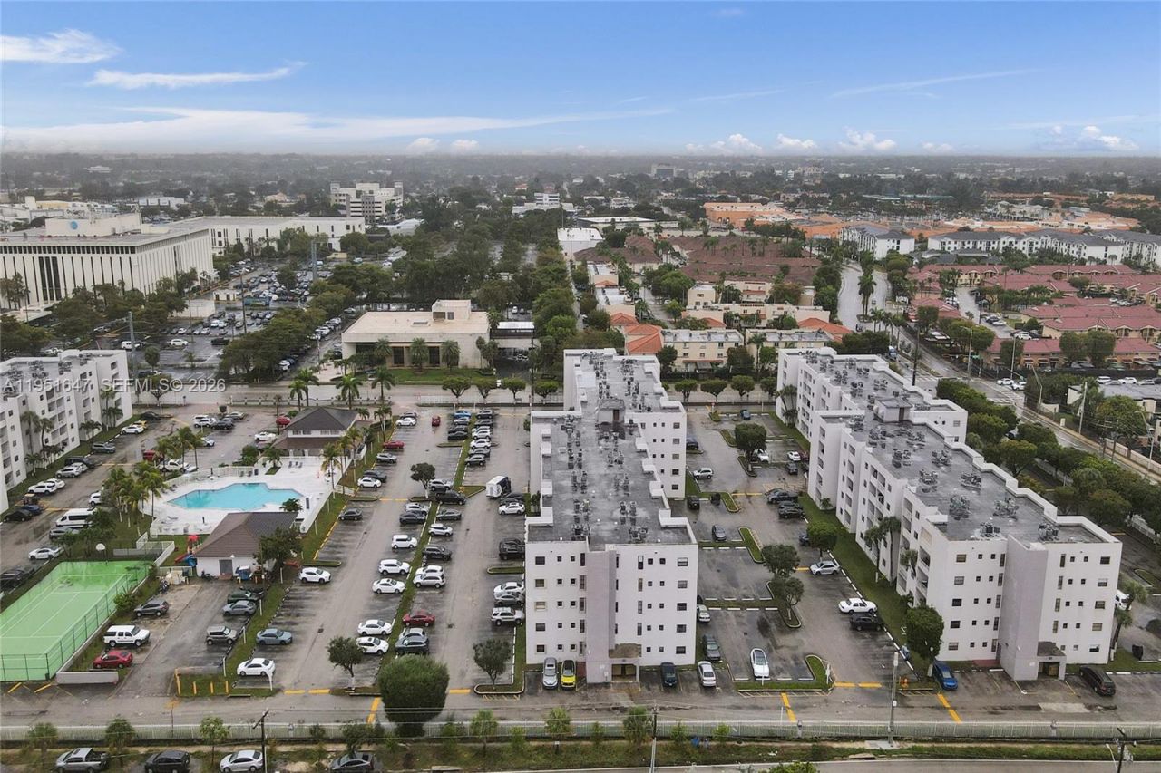 8145 NW 7th St, Unit 315, Miami, FL 33126 Photo