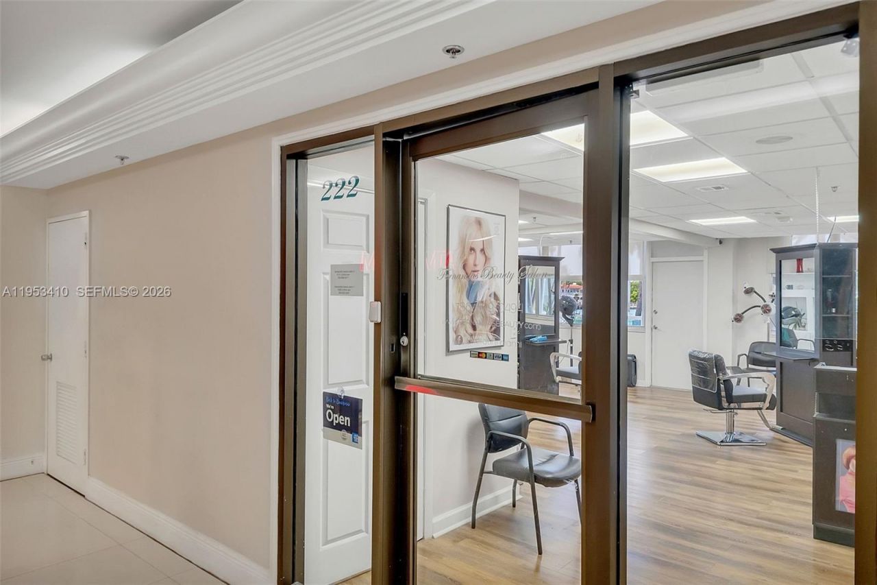 5151 Collins Ave , Unit 729, Miami Beach, FL 33140 Photo