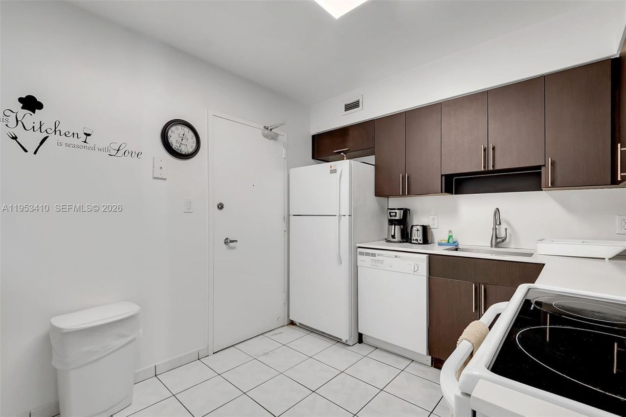 5151 Collins Ave , Unit 729, Miami Beach, FL 33140 Photo