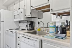 9400 Shore Dr. photo 4