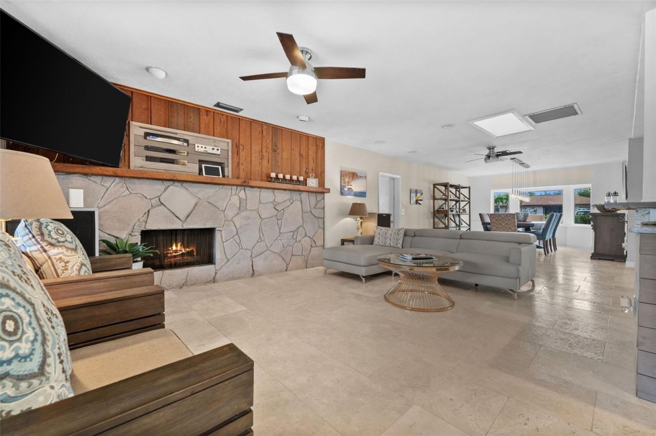 2129 W Tobago Circle, Fort Myers, FL 33905 Photo