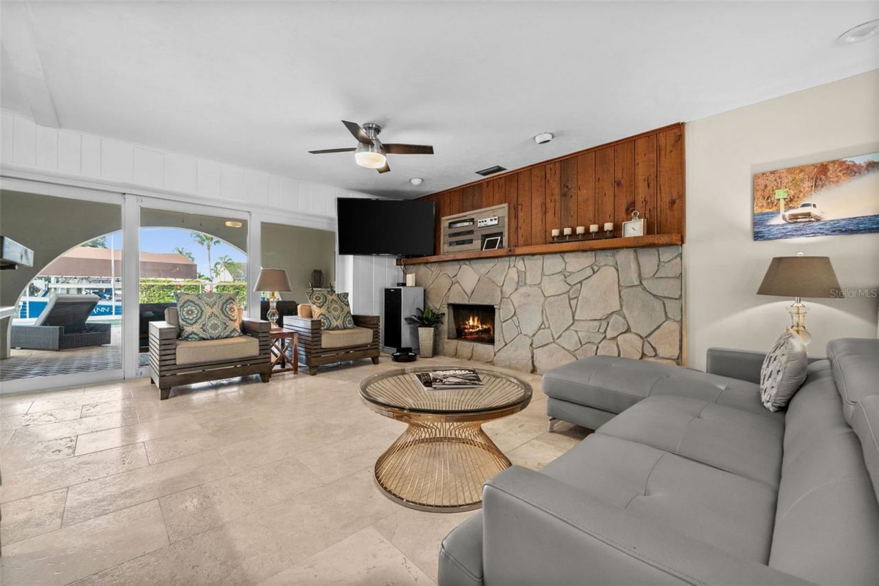 2129 W Tobago Circle, Fort Myers, FL 33905 Photo