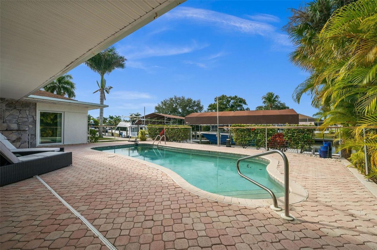 2129 W Tobago Circle, Fort Myers, FL 33905 Photo