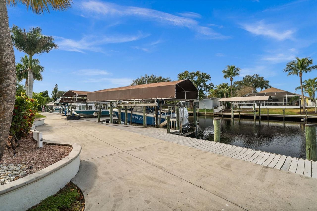 2129 W Tobago Circle, Fort Myers, FL 33905 Photo