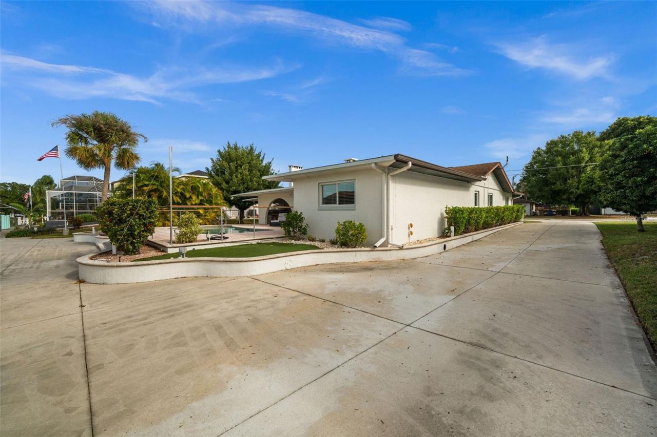 2129 W Tobago Circle, Fort Myers, FL 33905 Photo