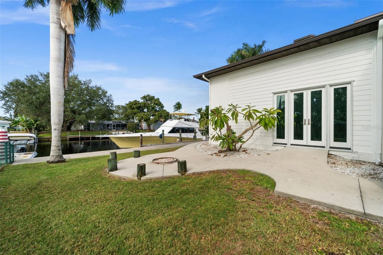 2129 W Tobago Circle, Fort Myers, FL 33905 Photo