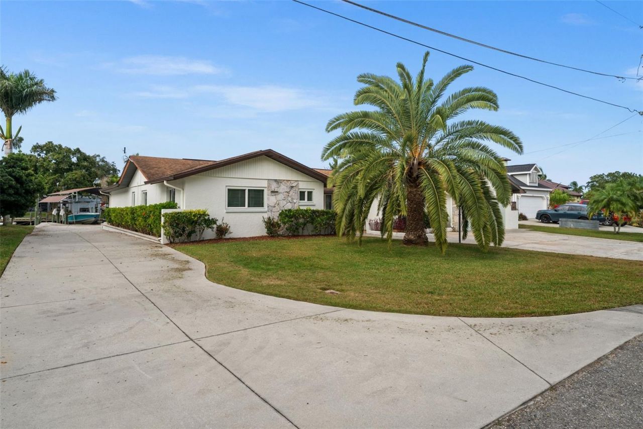 2129 W Tobago Circle, Fort Myers, FL 33905 Photo