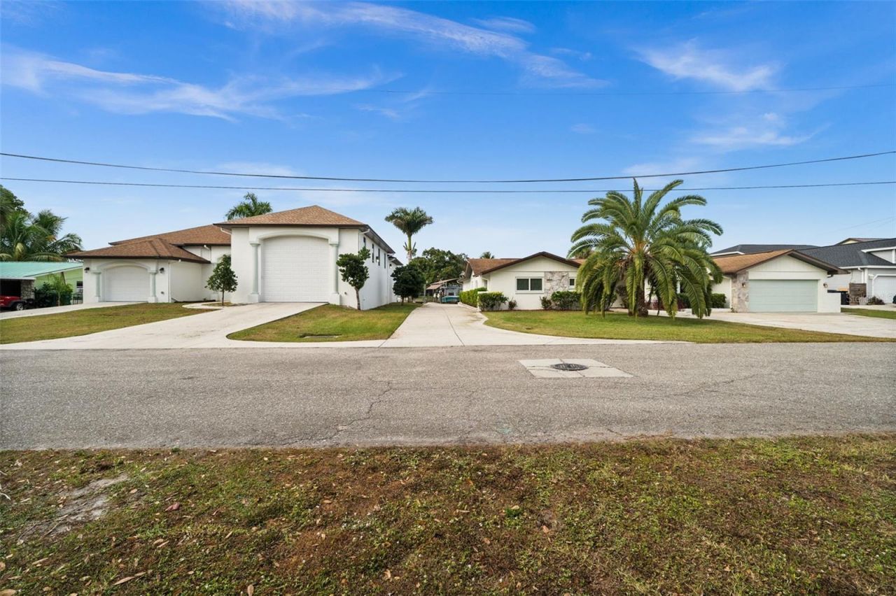 2129 W Tobago Circle, Fort Myers, FL 33905 Photo