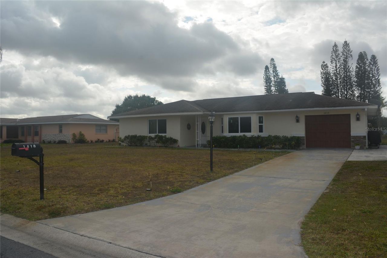 1410 Alwynne Drive, Lehigh Acres, FL 33936 Photo