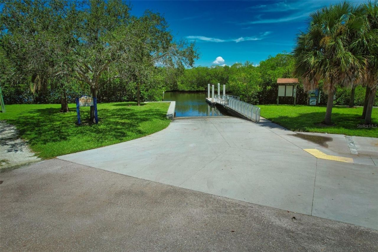 430 39th Avenue S, Saint Petersburg, FL 33705 Photo