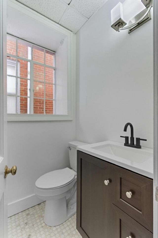 61 Broad Street Photo 10