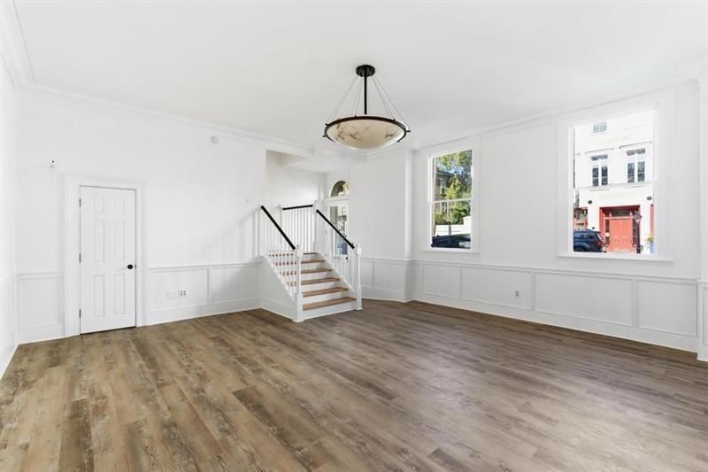 61 Broad Street Photo 28