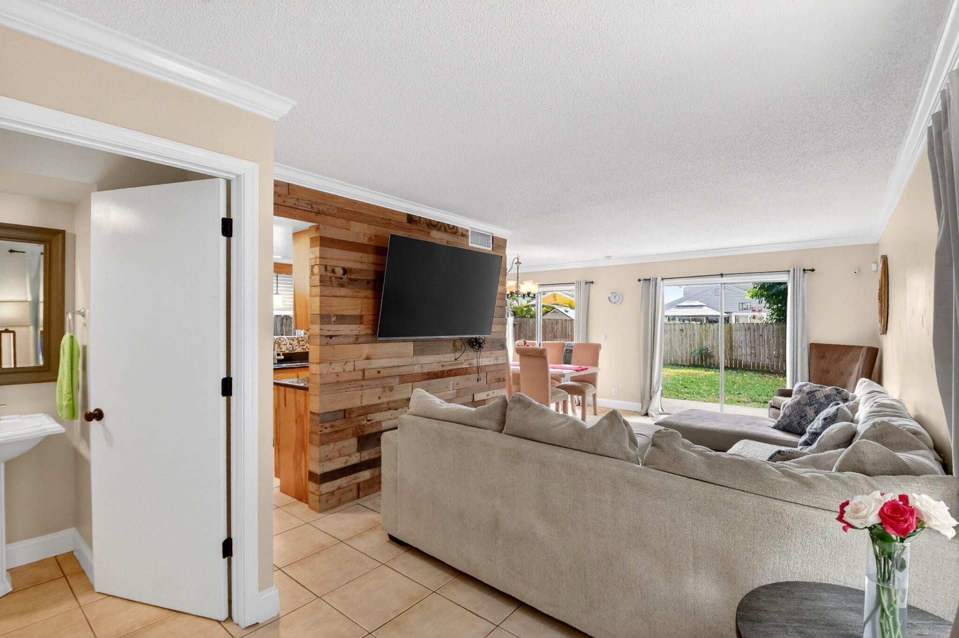 5812 Thisledown Court, West Palm Beach, FL 33415 Photo