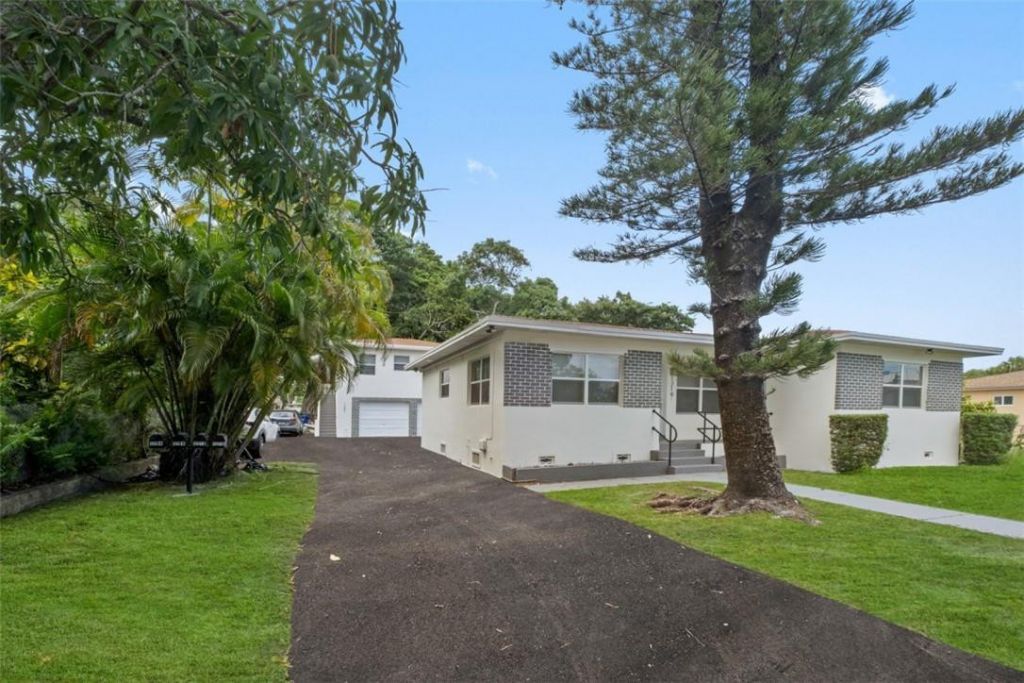 1219 NW 33rd St, Unit A, Miami, FL 33142 Main Photo