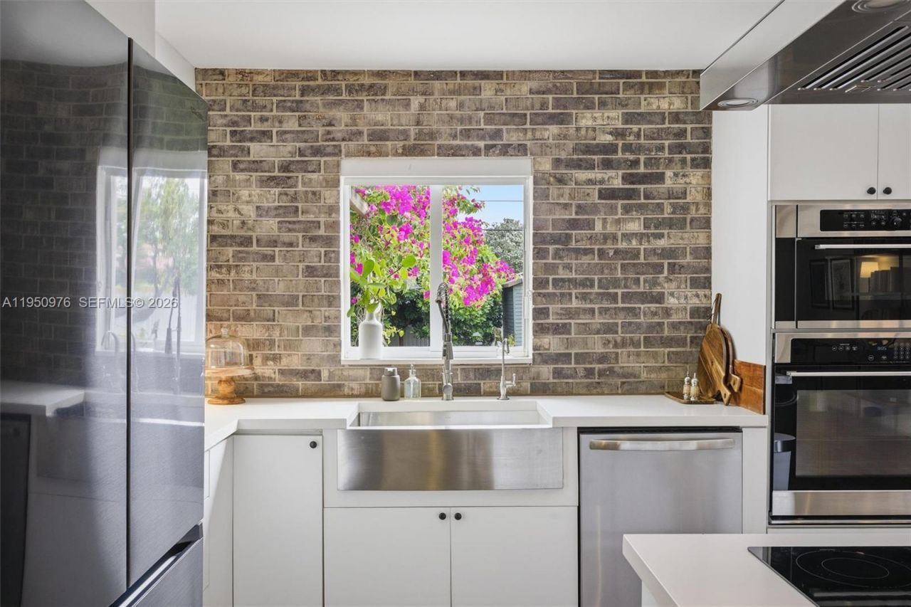 565 South Dr, Miami Springs, FL 33166 Photo