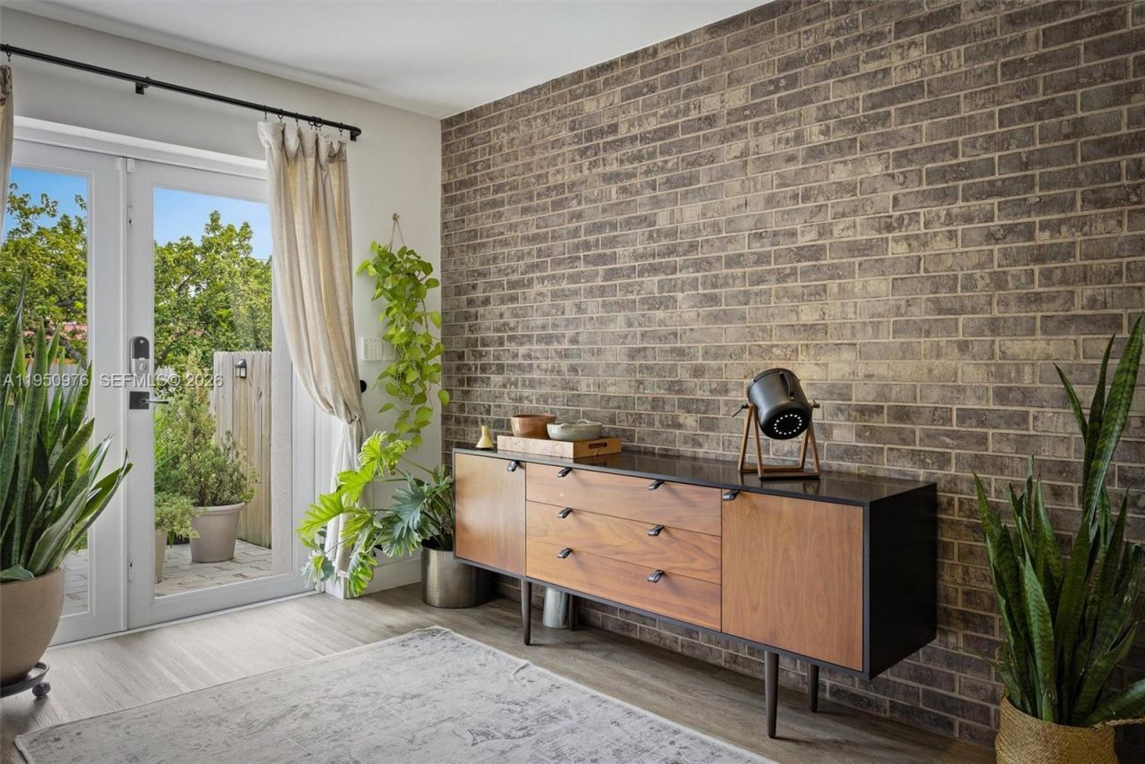 565 South Dr, Miami Springs, FL 33166 Photo