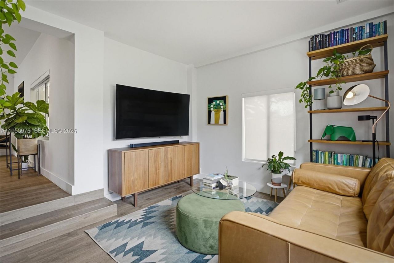 565 South Dr, Miami Springs, FL 33166 Photo