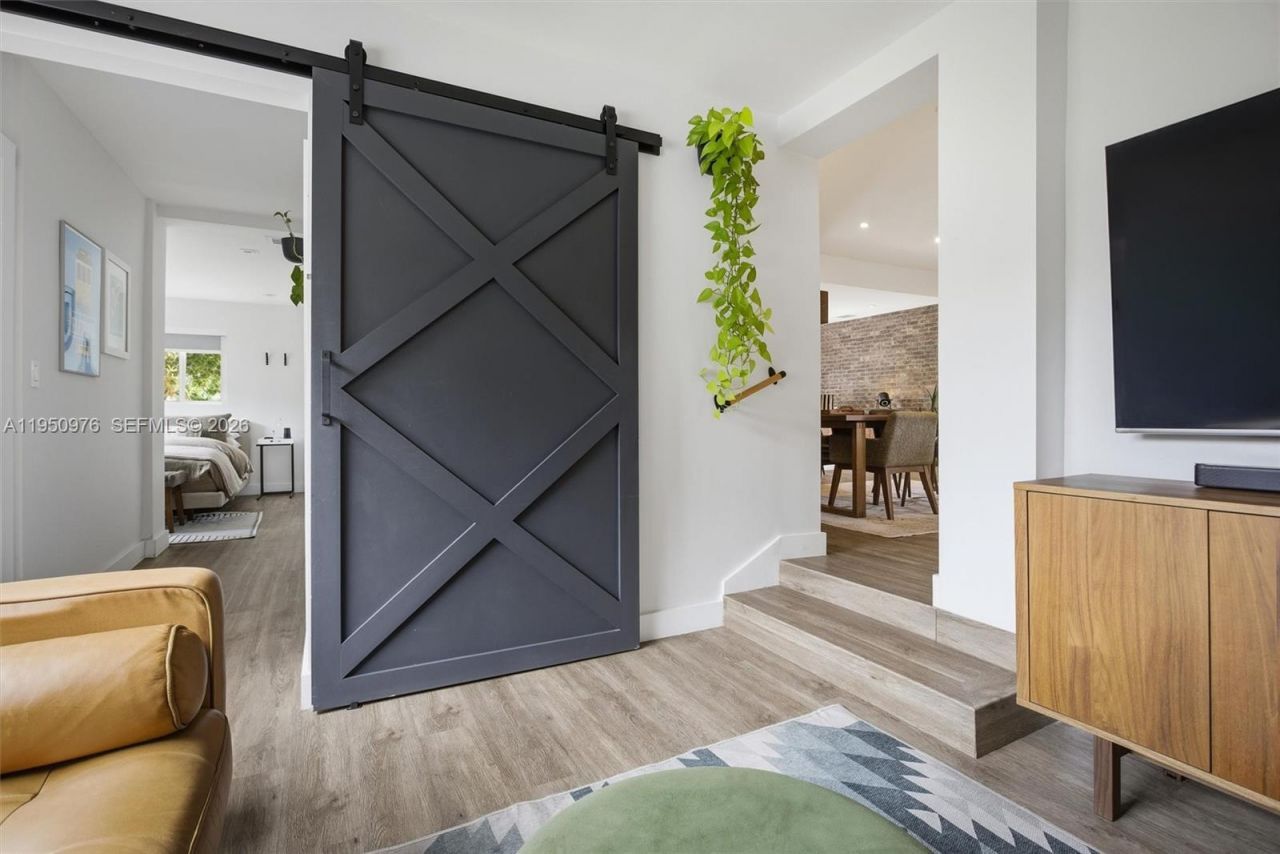 565 South Dr, Miami Springs, FL 33166 Photo