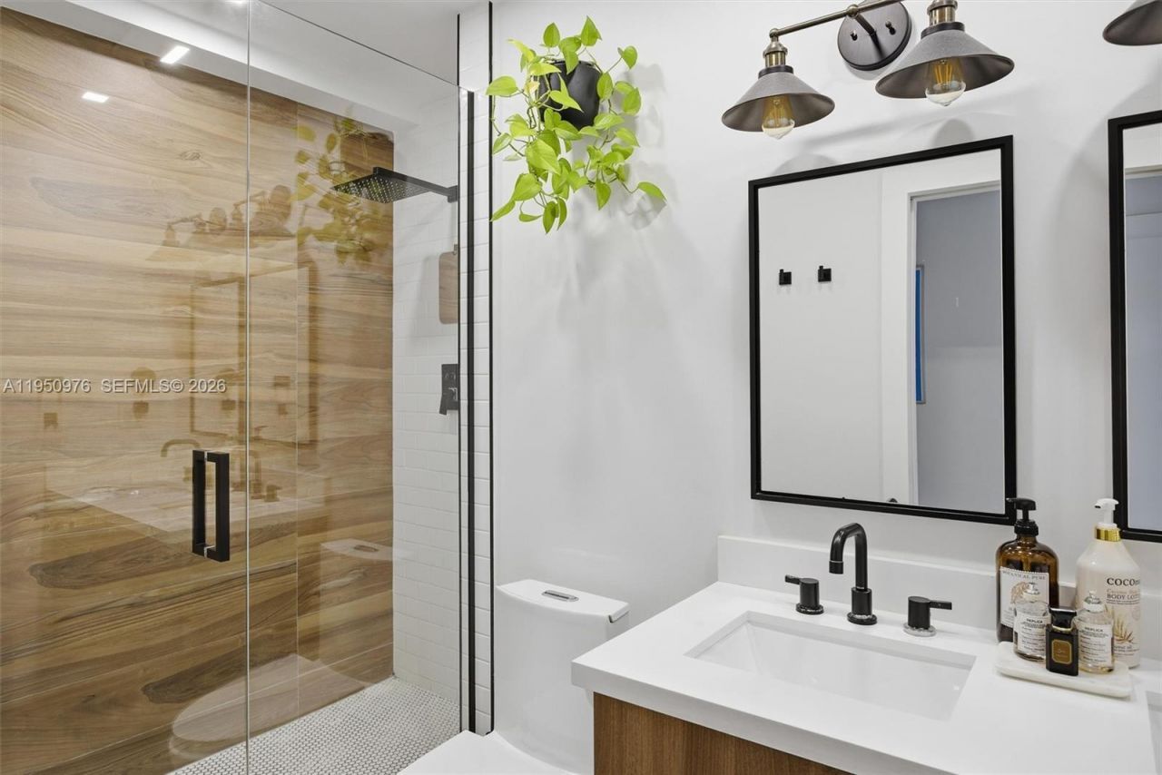 565 South Dr, Miami Springs, FL 33166 Photo