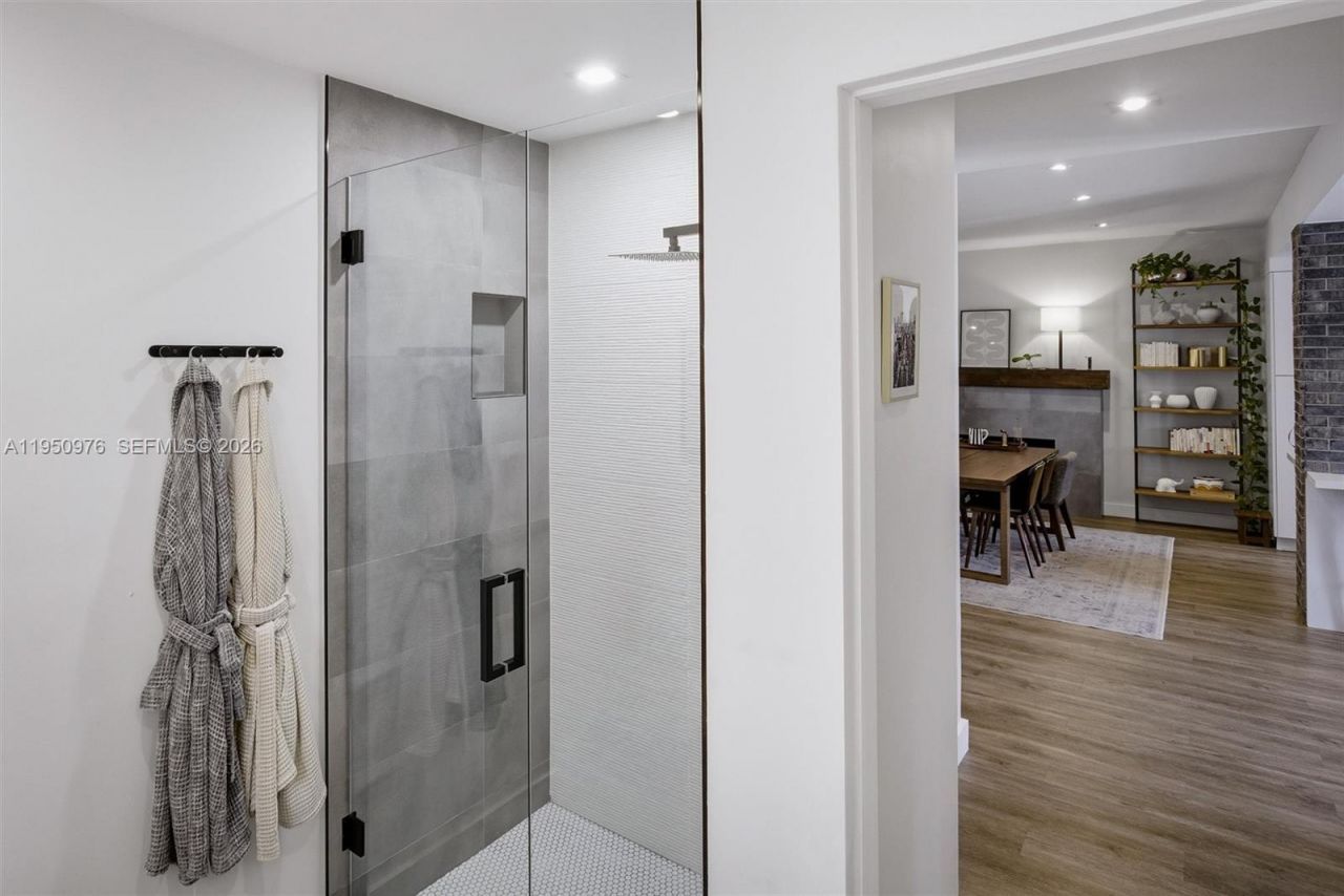 565 South Dr, Miami Springs, FL 33166 Photo