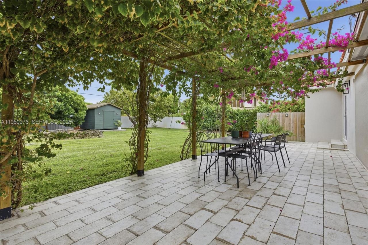 565 South Dr, Miami Springs, FL 33166 Photo