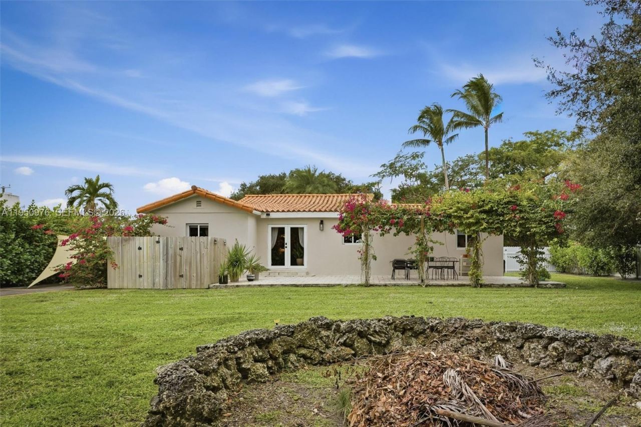 565 South Dr, Miami Springs, FL 33166 Photo