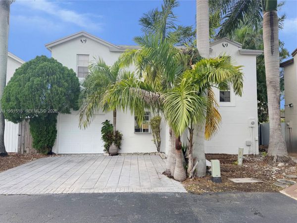 9140 SW 148th Ct, Miami, FL 33196