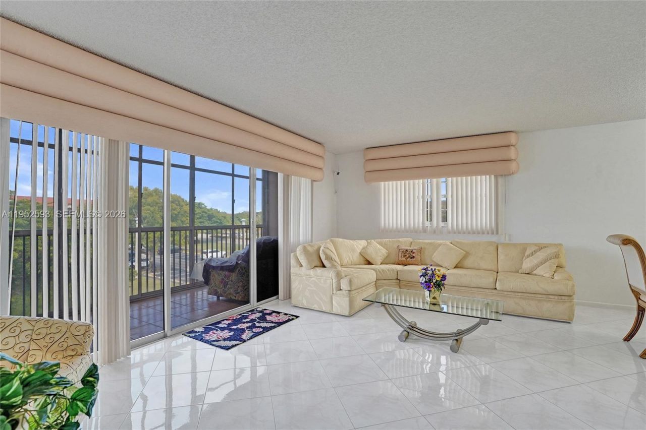 12955 SW 16th Ct, Unit 314M, Pembroke Pines, FL 33027 Photo