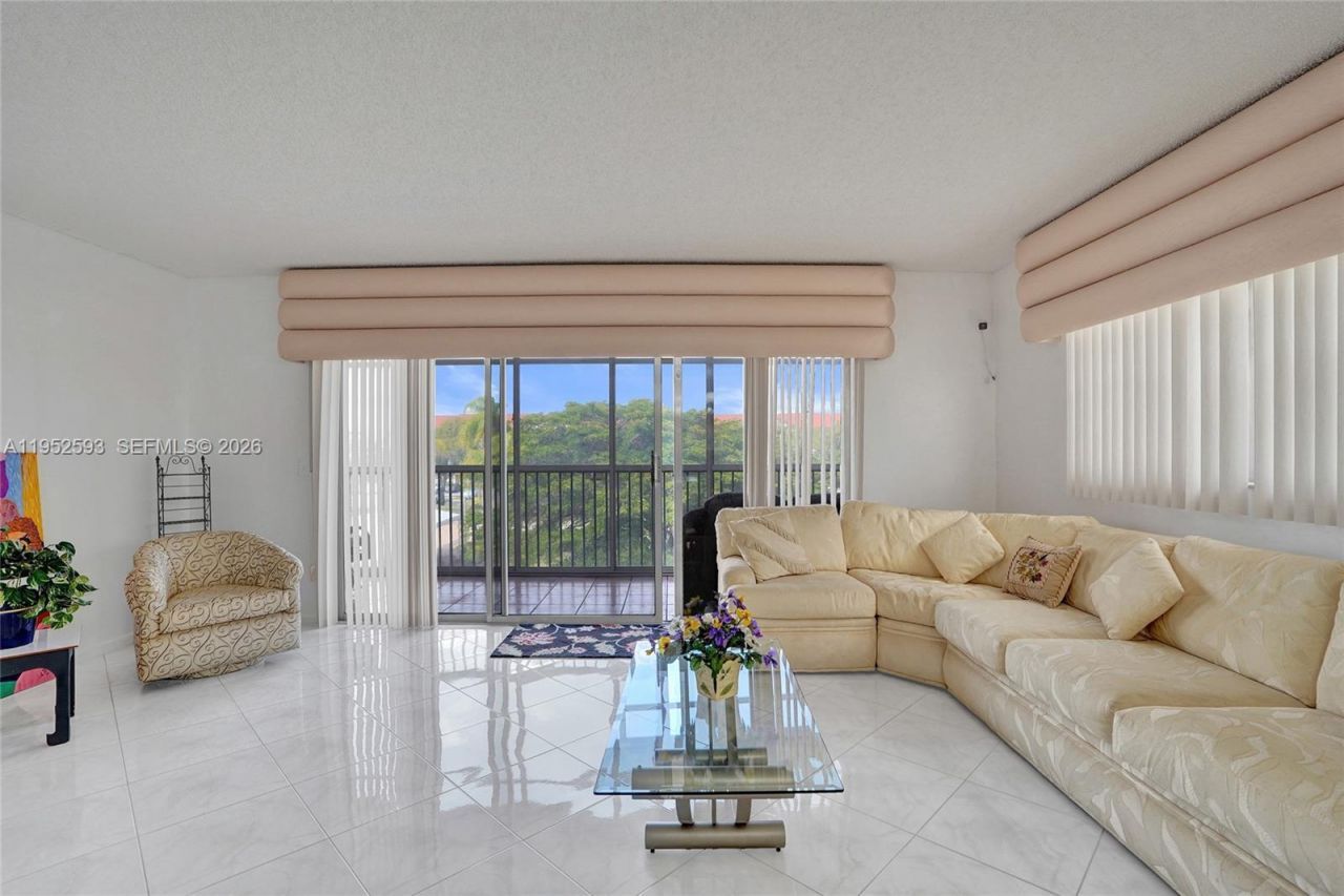 12955 SW 16th Ct, Unit 314M, Pembroke Pines, FL 33027 Photo