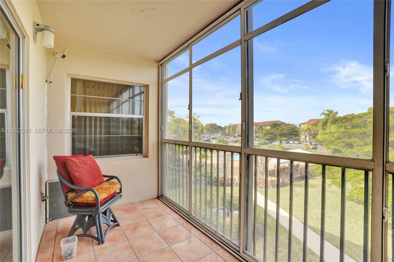 12955 SW 16th Ct, Unit 314M, Pembroke Pines, FL 33027 Photo
