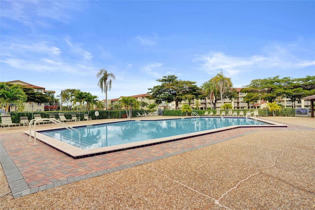 12955 SW 16th Ct, Unit 314M, Pembroke Pines, FL 33027 Photo